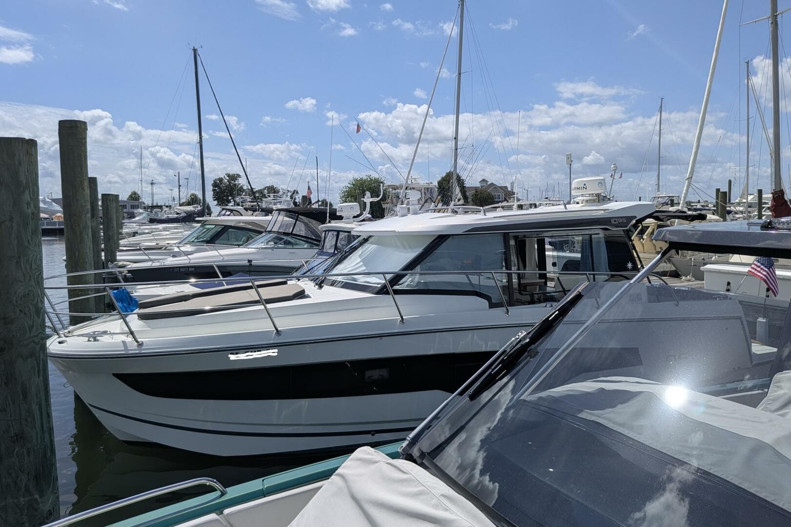 2023 Jeanneau NC 1095 Weekender