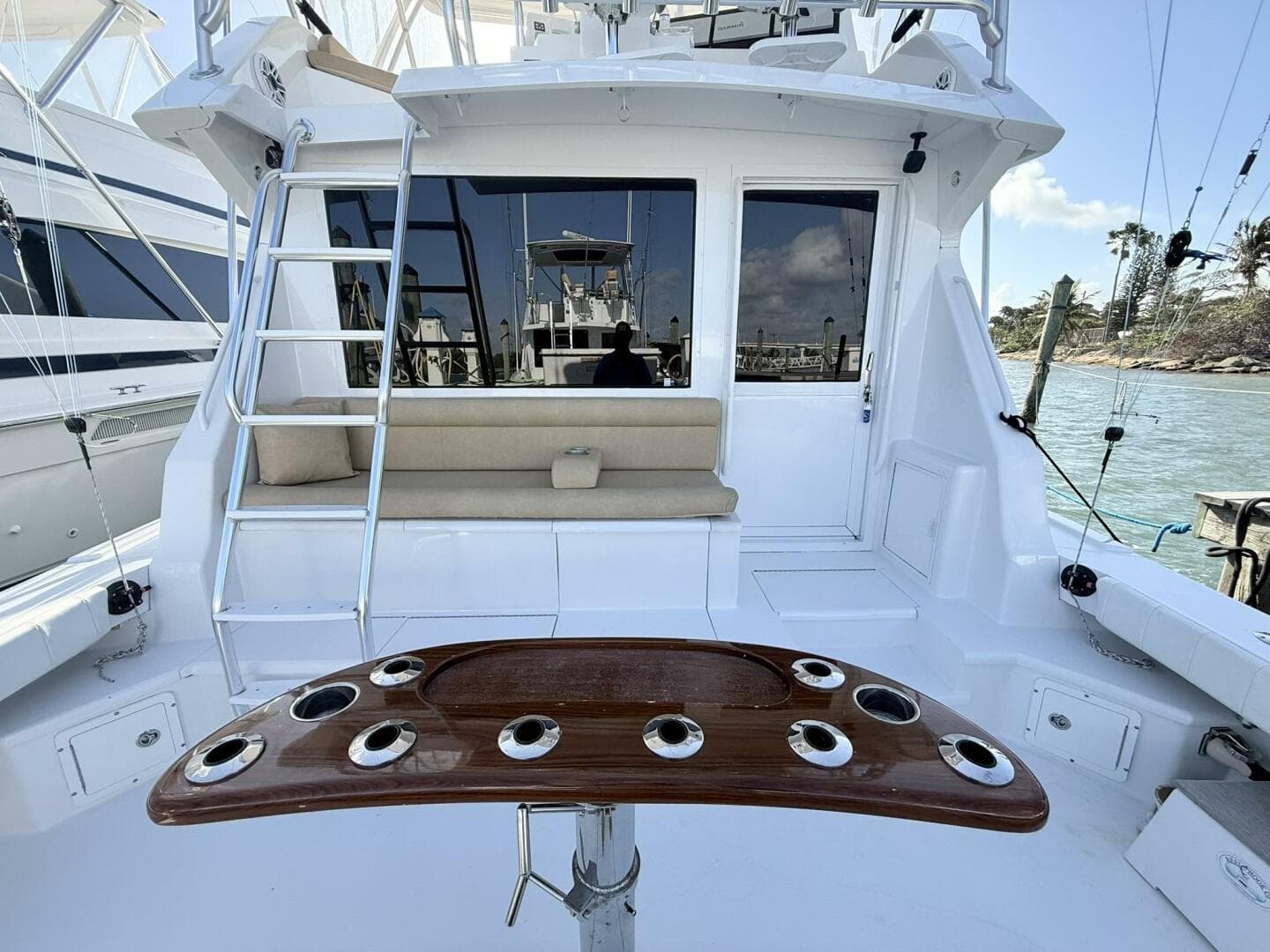 Viking 50 REEL LEGACY - Cockpit