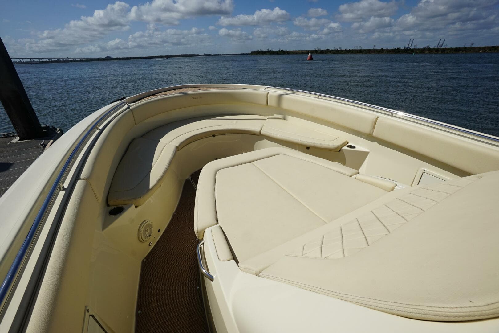 Chris-Craft 34- Catalina Grace- Bow