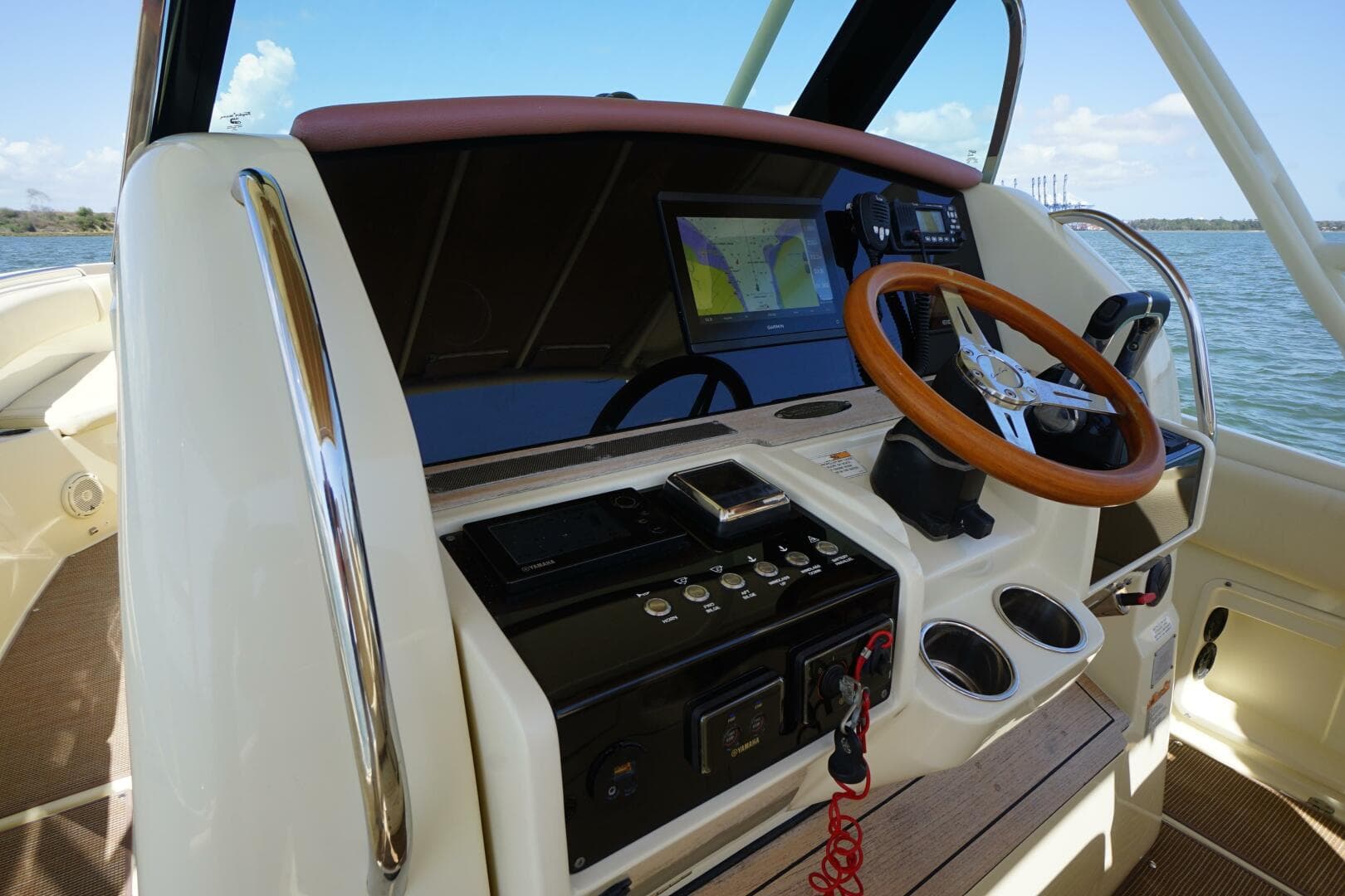 Chris-Craft 34- Catalina Grace- Helm