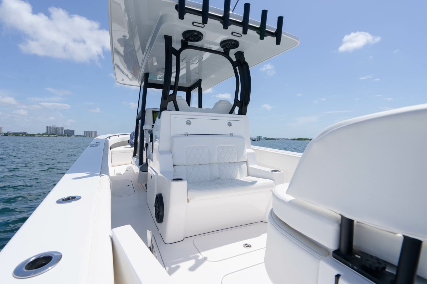 2027 Reef Runner 340