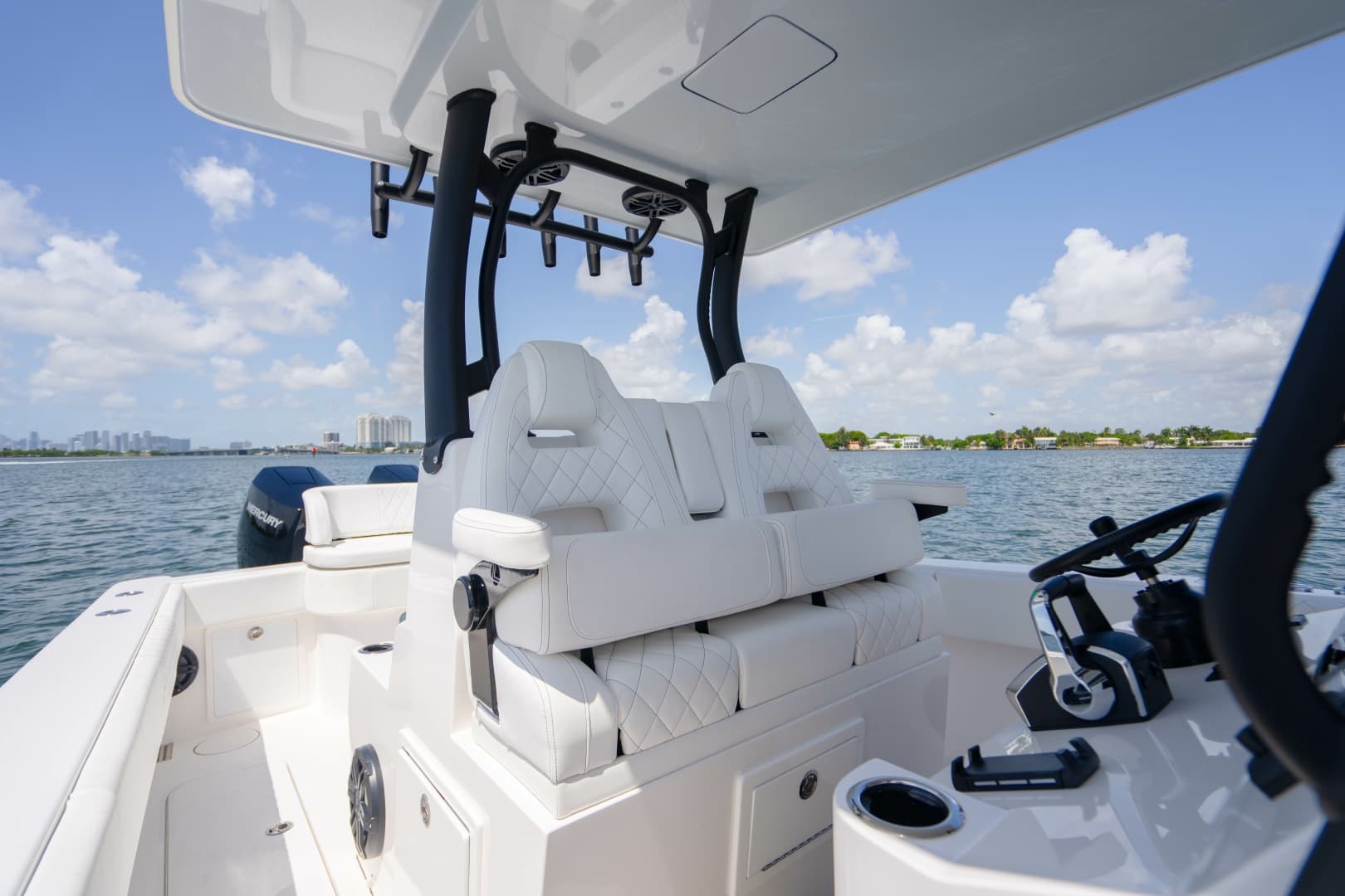 2027 Reef Runner 340