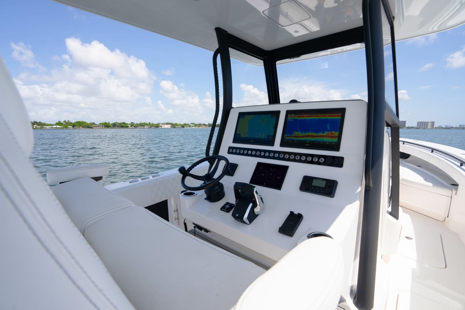 2027 Reef Runner 340