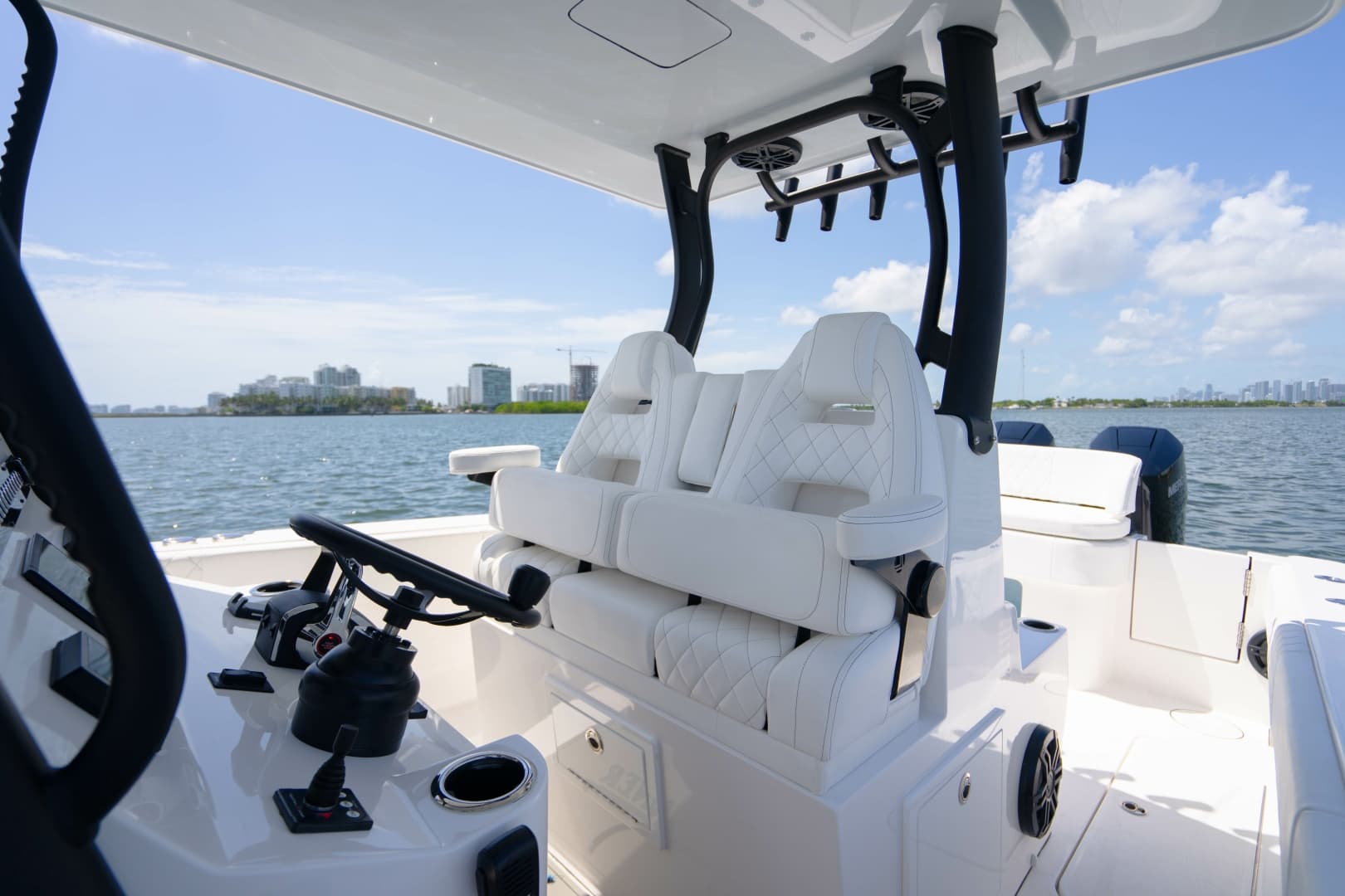 2027 Reef Runner 340
