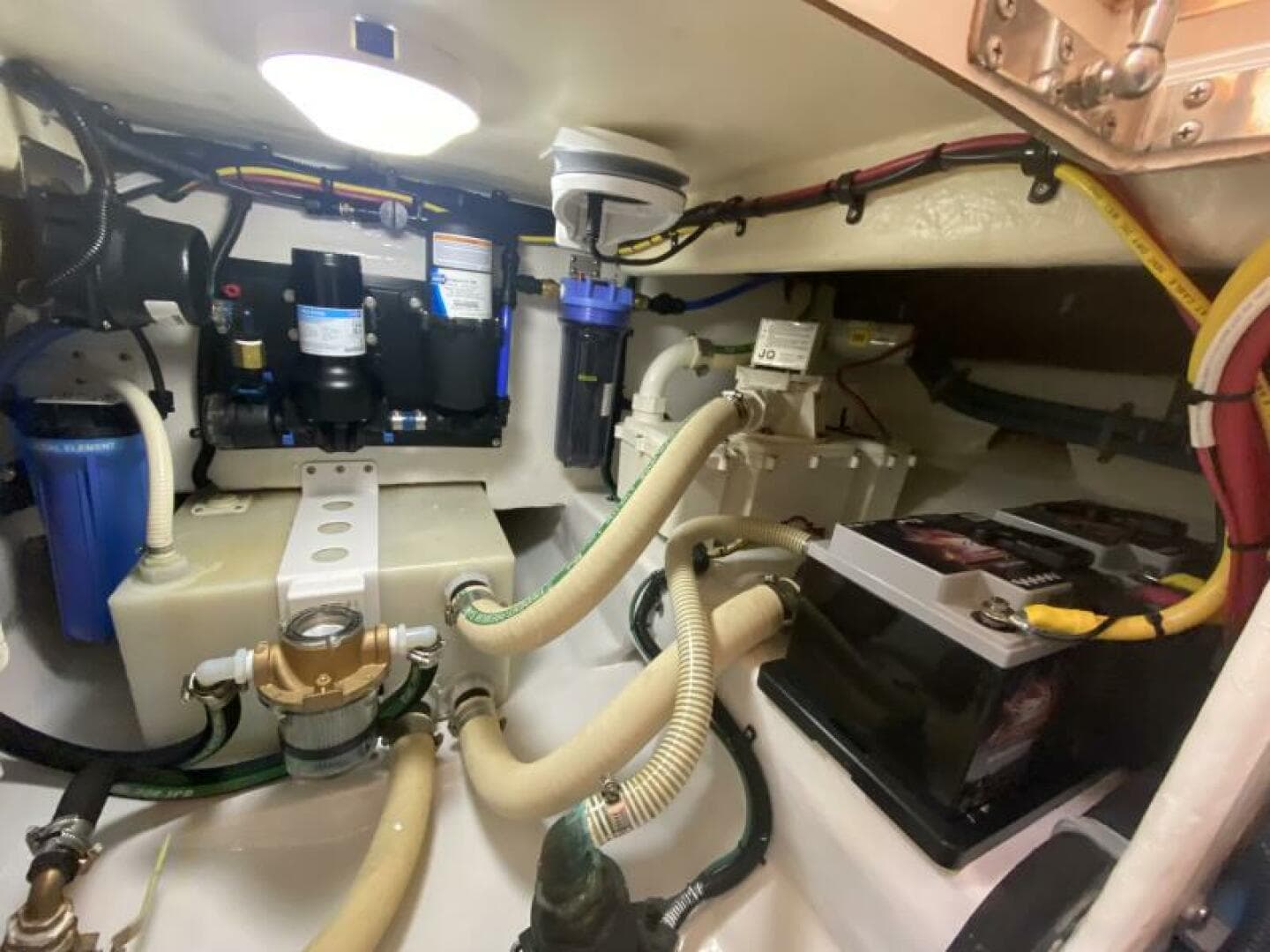 2006 Cabo 40 Express - BUZZ CATCHER