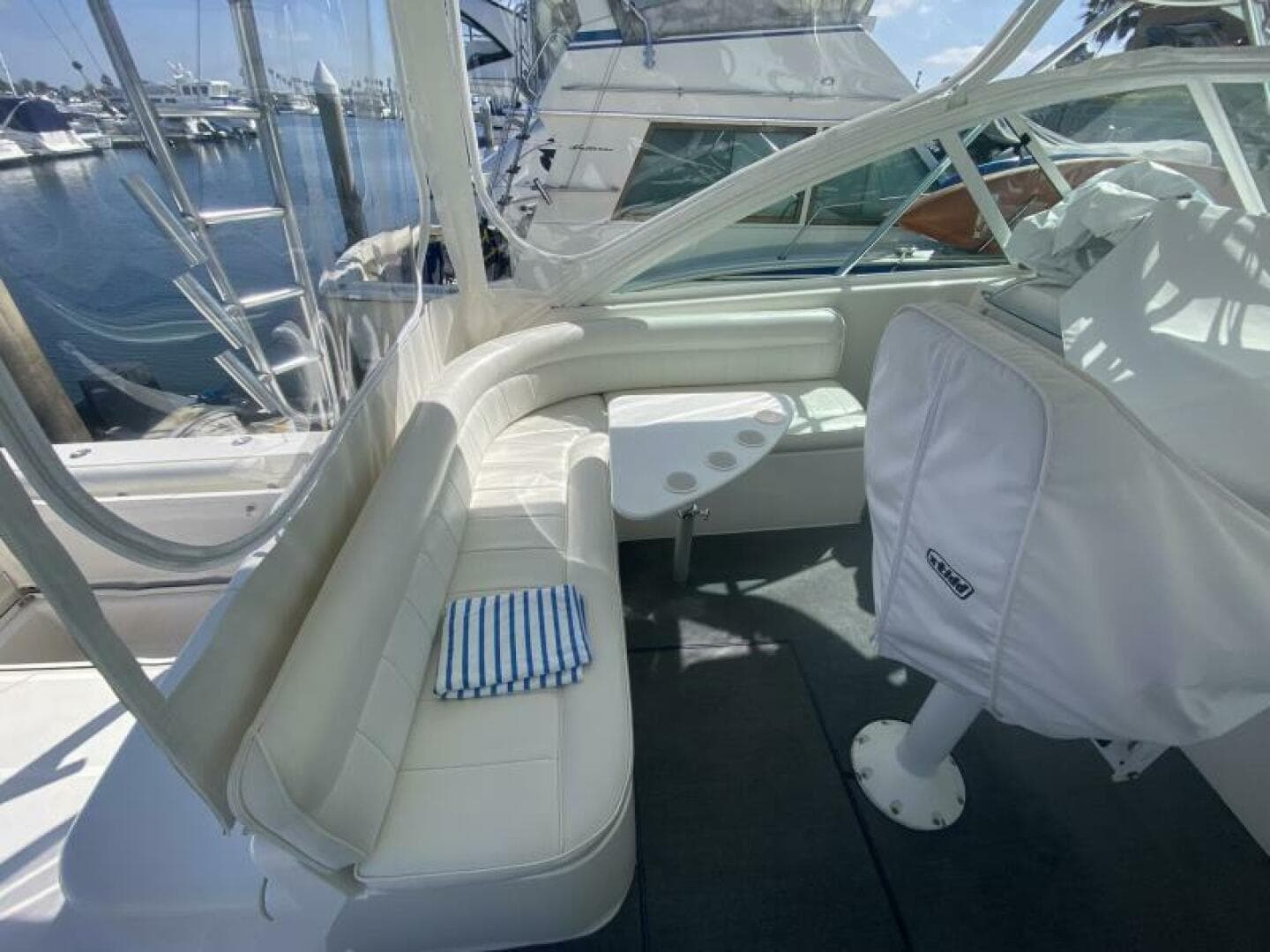 2006 Cabo 40 Express - BUZZ CATCHER