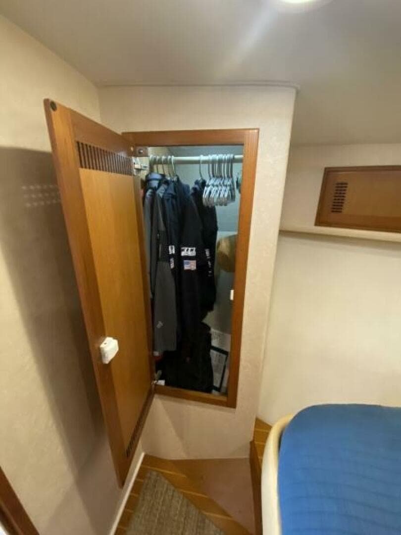 2006 Cabo 40 Express - BUZZ CATCHER