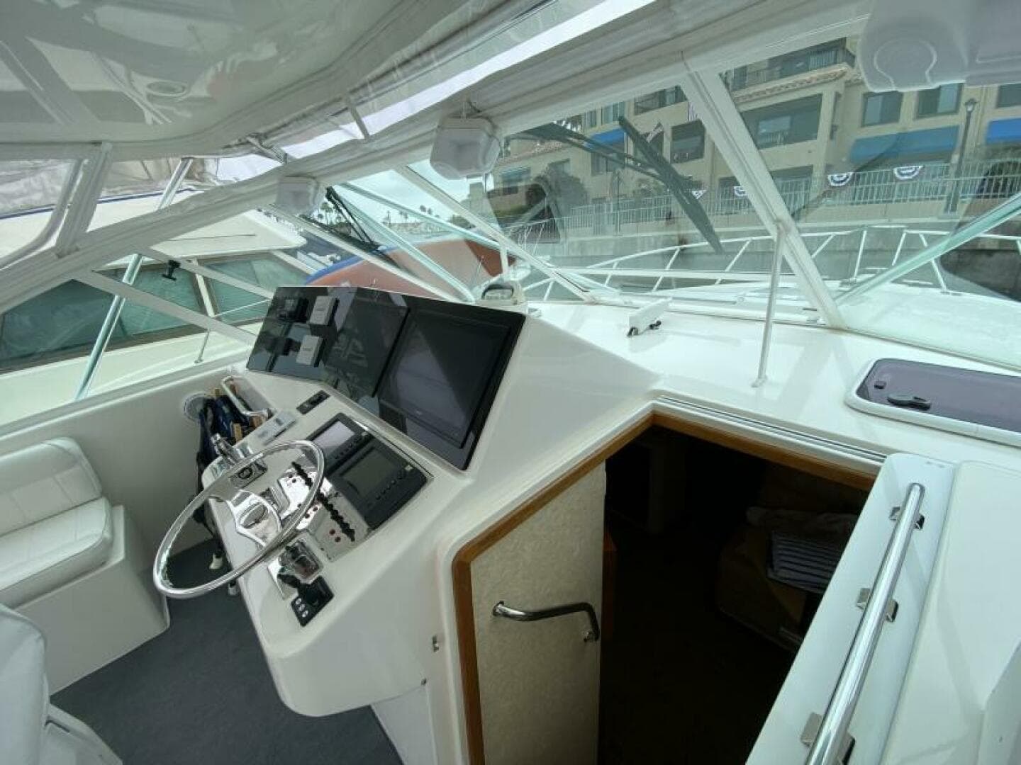 2006 Cabo 40 Express - BUZZ CATCHER