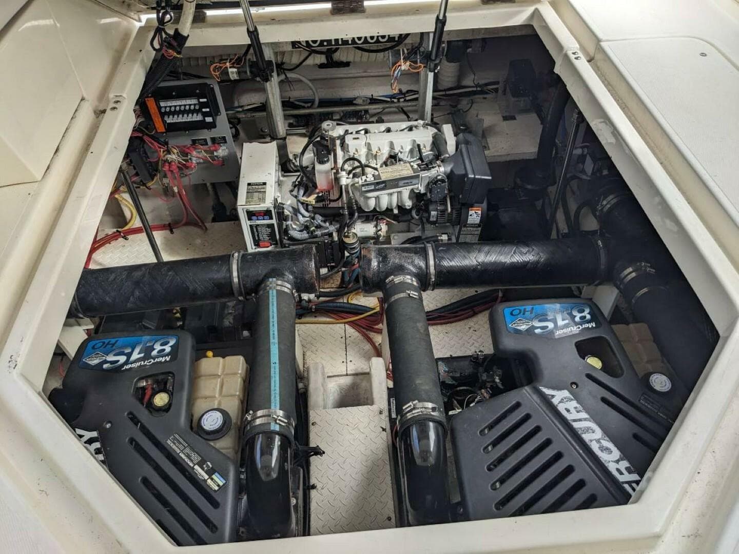 2003 Cruisers Yachts 3970