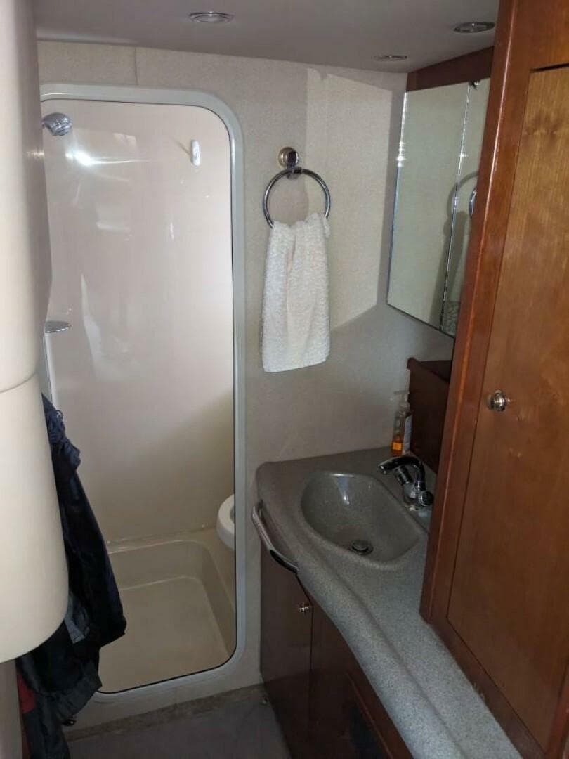 2003 Cruisers Yachts 3970