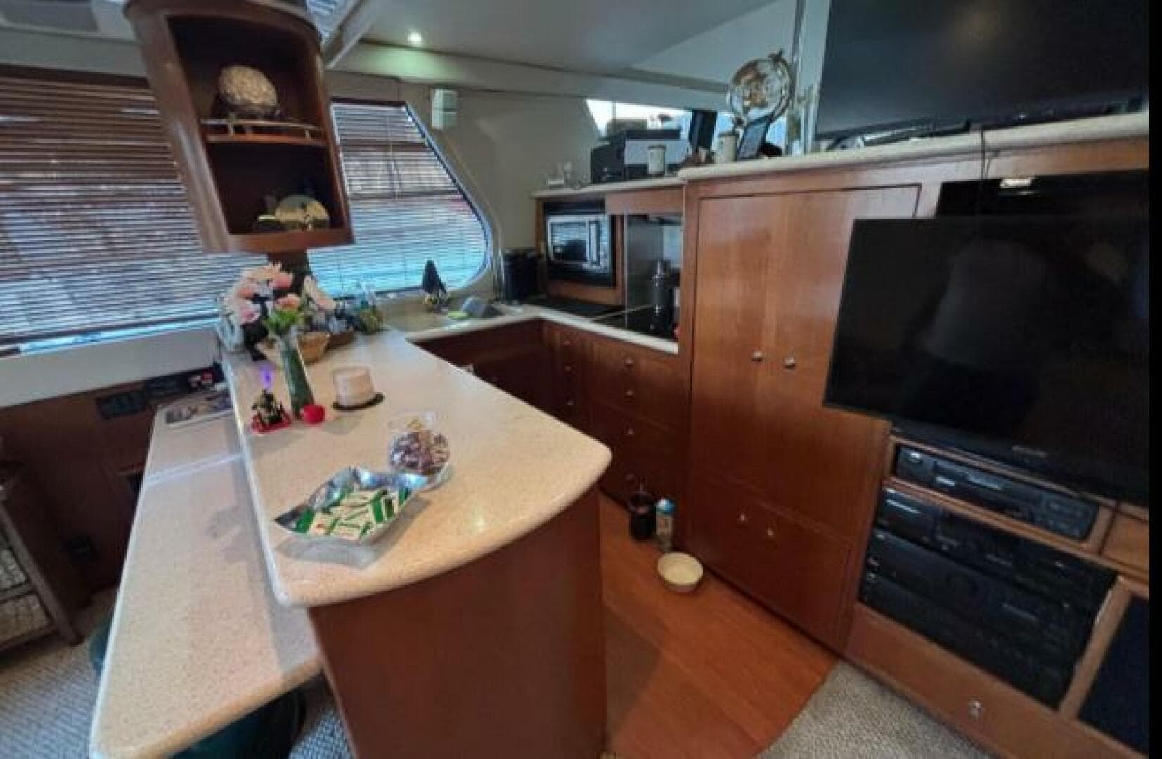 1998 Carver 530 Voyager