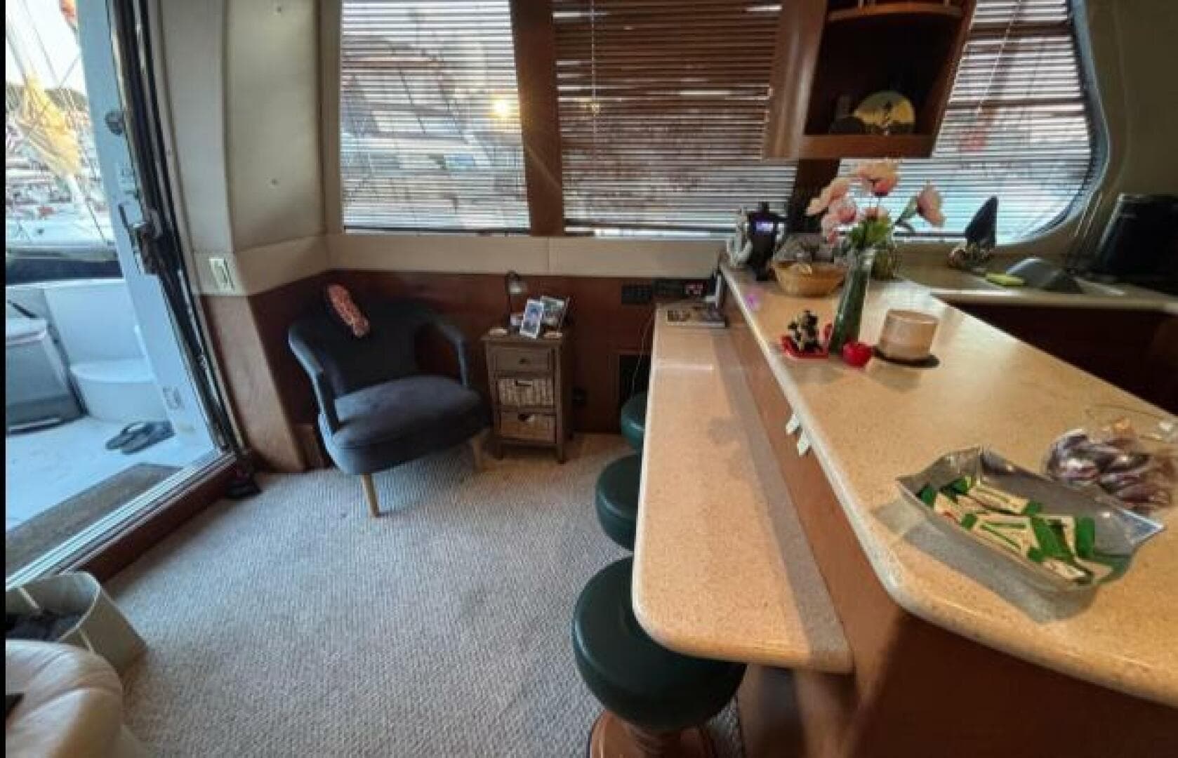 1998 Carver 530 Voyager