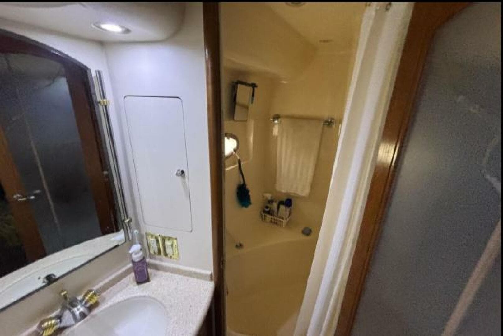 1998 Carver 530 Voyager