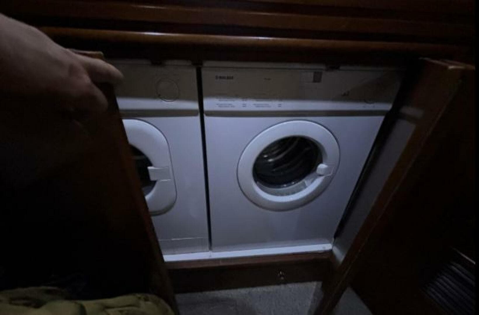 1998 Carver 530 Voyager