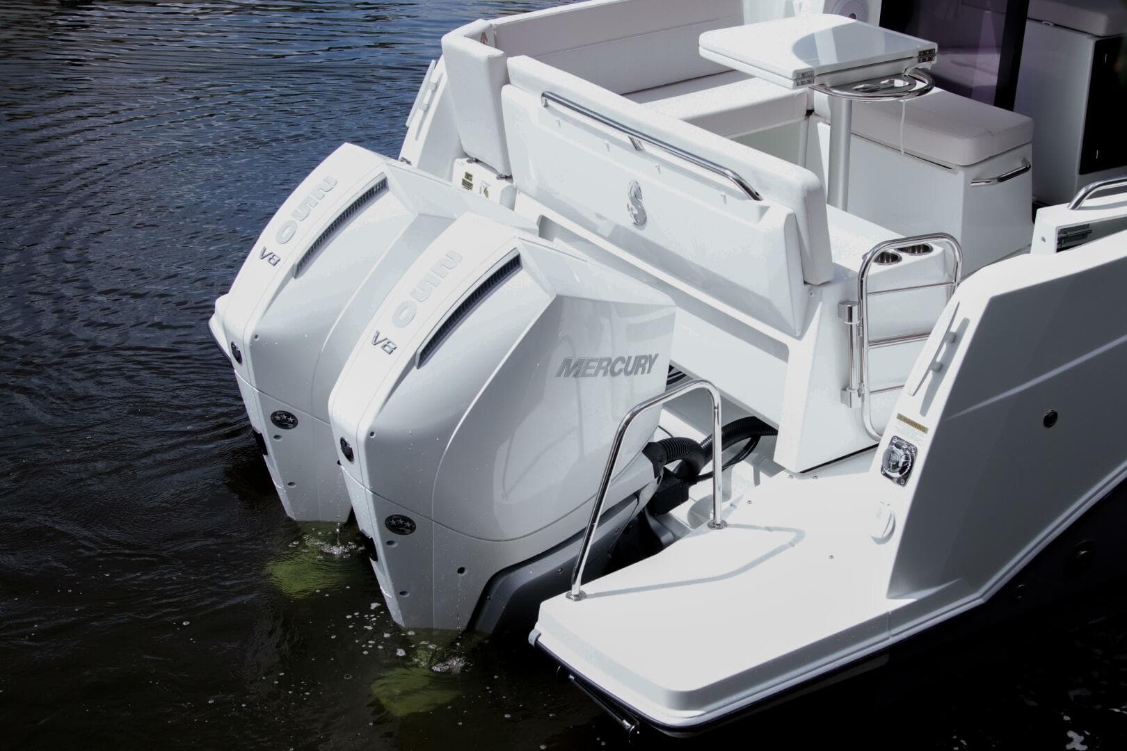 2026 Beneteau Antares 9