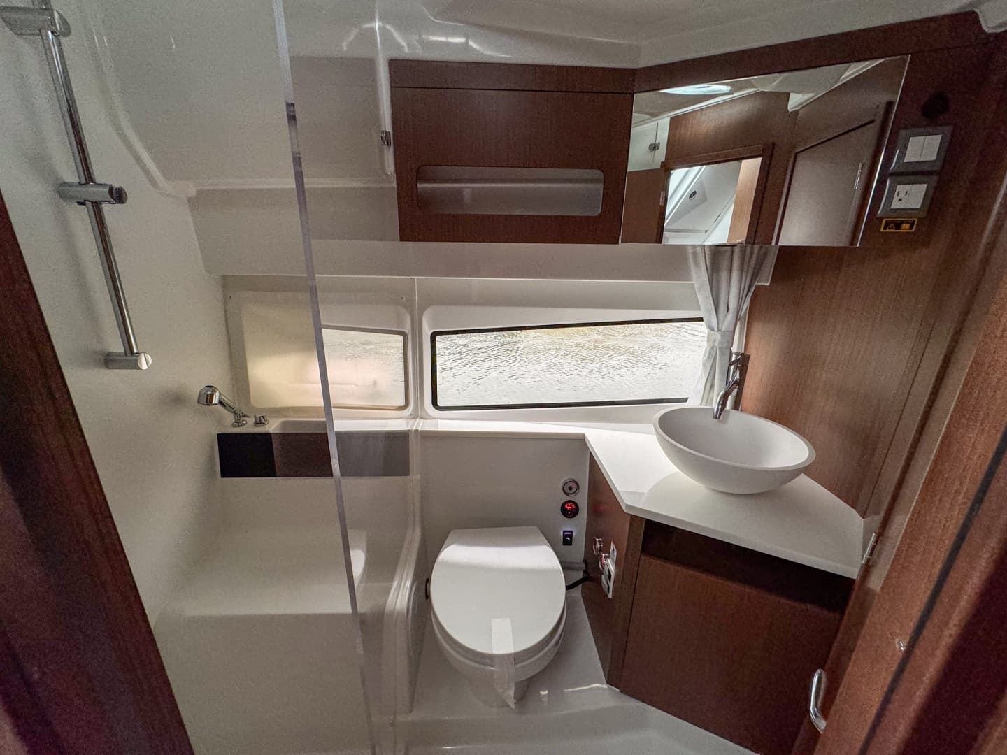2026 Beneteau Antares 11