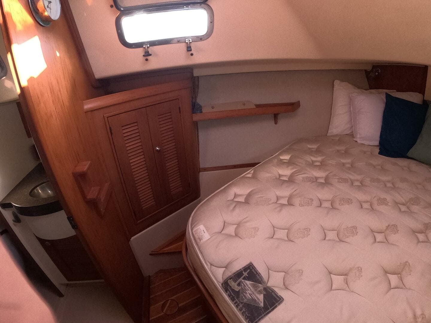 2005 Island Packet 370