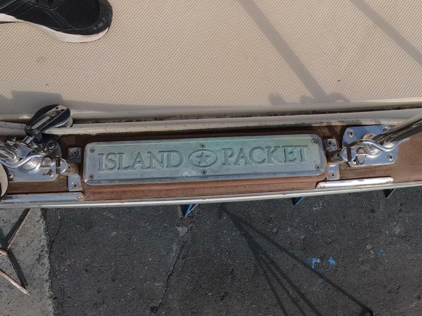 2005 Island Packet 370