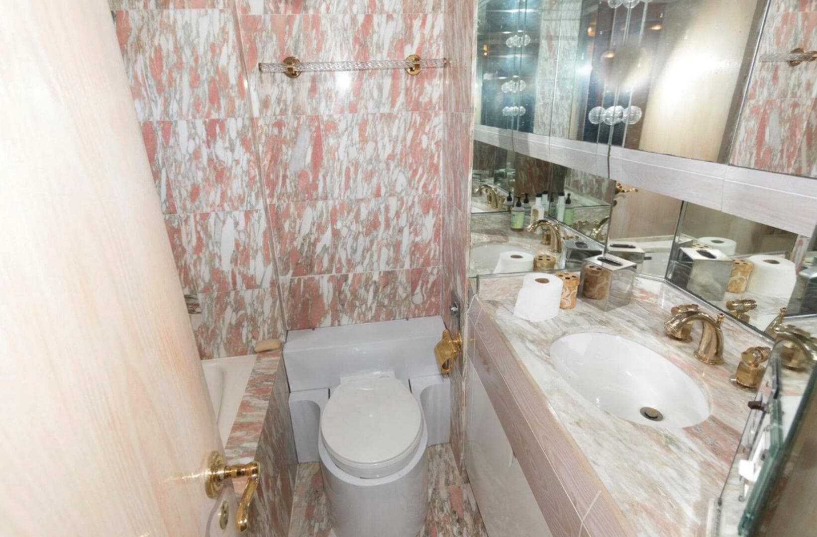 1984 Broward Raised Pilothouse