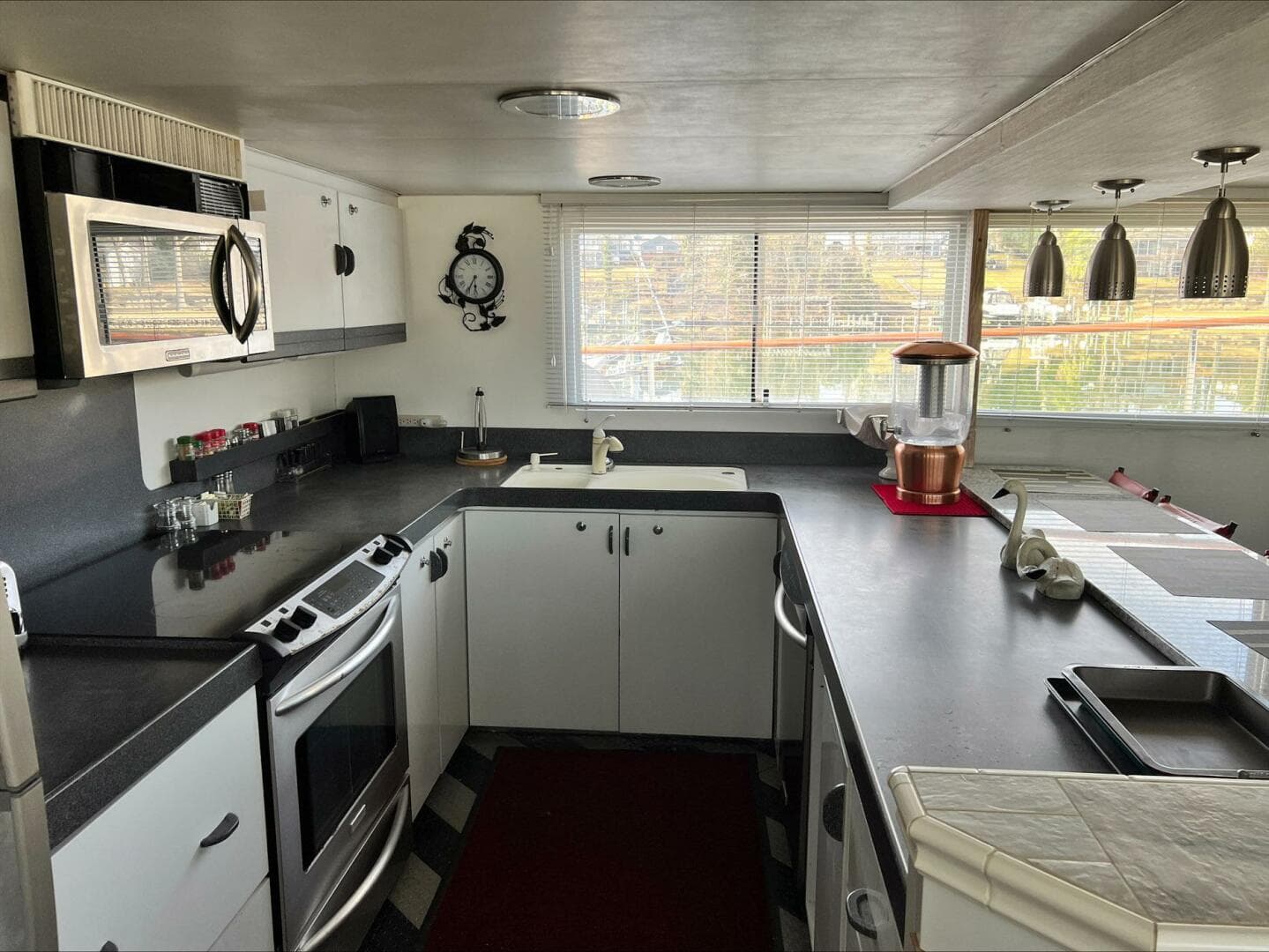 1984 Broward Raised Pilothouse