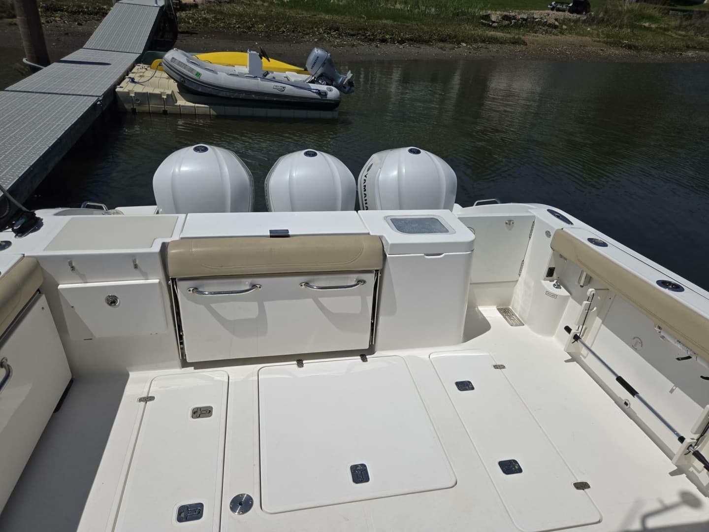 2019 Pursuit 355 Offshore