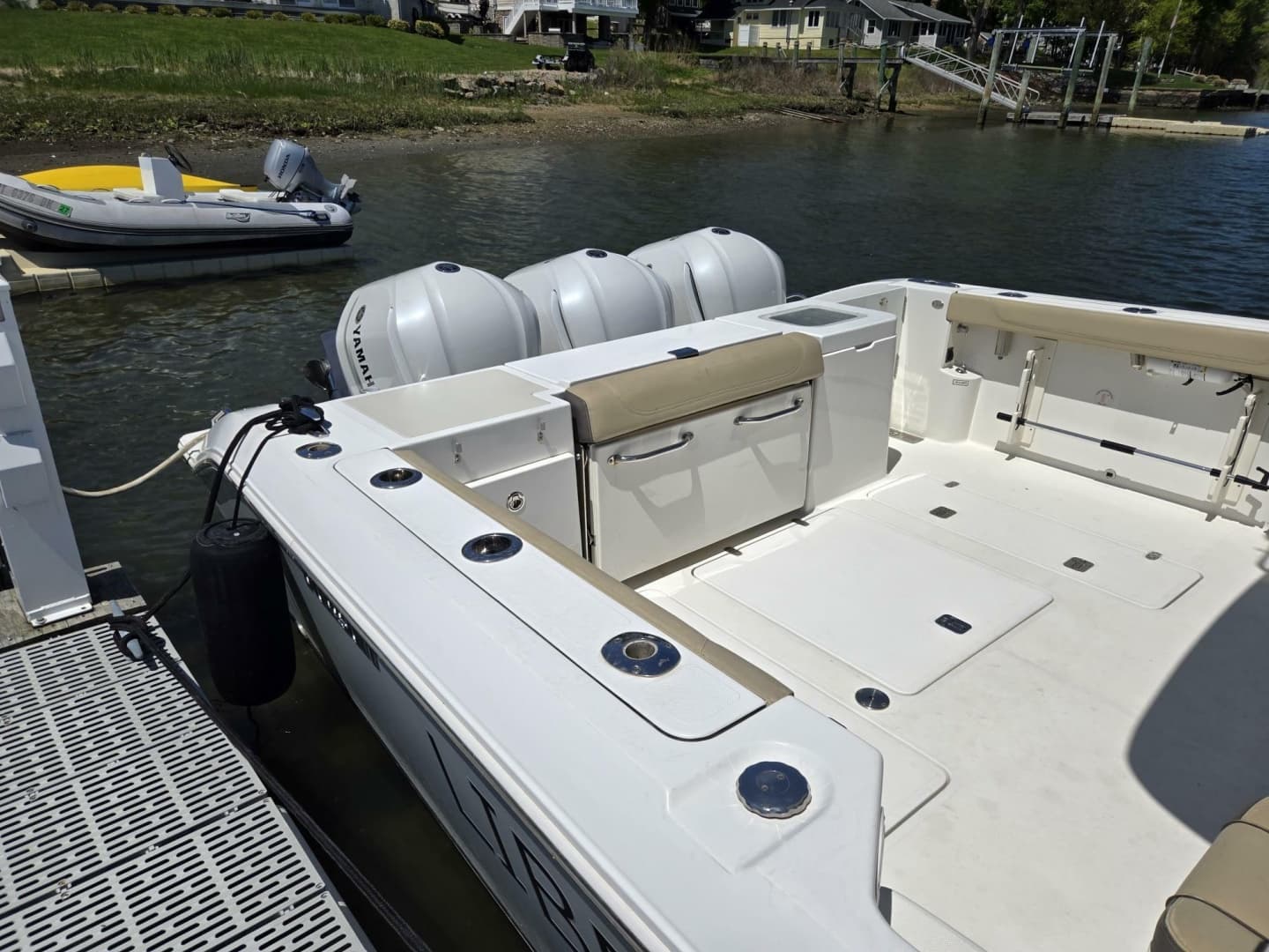 2019 Pursuit 355 Offshore