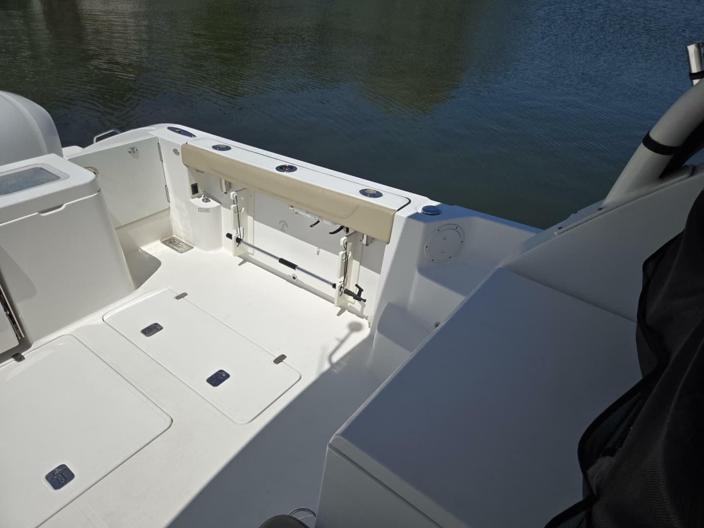 2019 Pursuit 355 Offshore