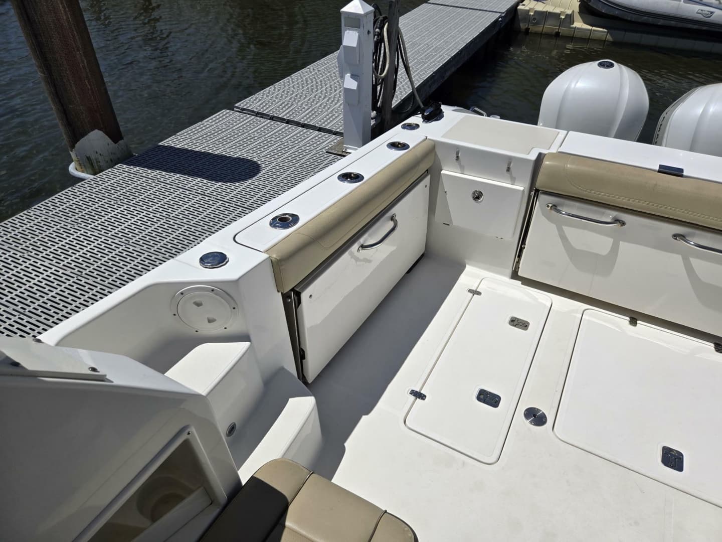2019 Pursuit 355 Offshore