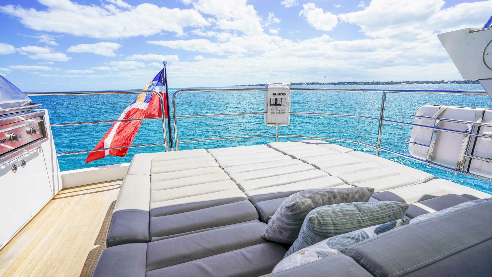 2016 Sunseeker 75 Yacht