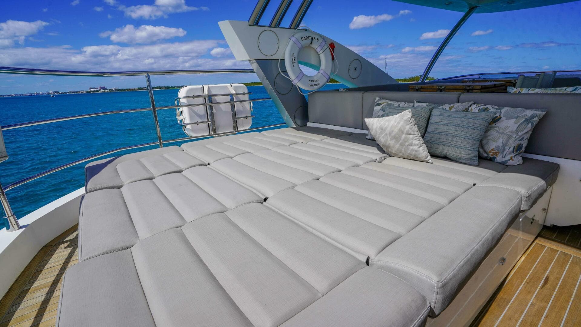 2016 Sunseeker 75 Yacht