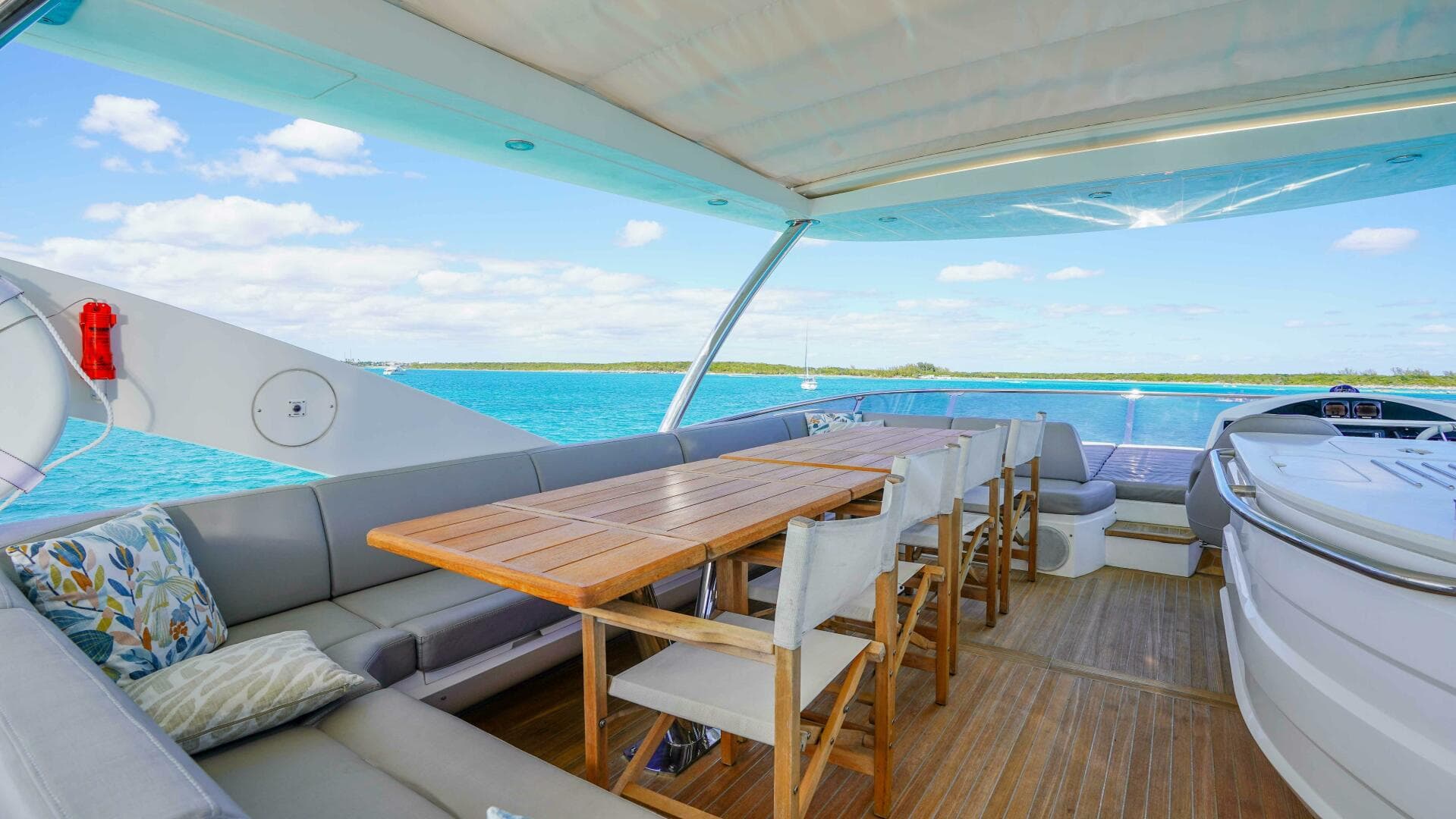 2016 Sunseeker 75 Yacht