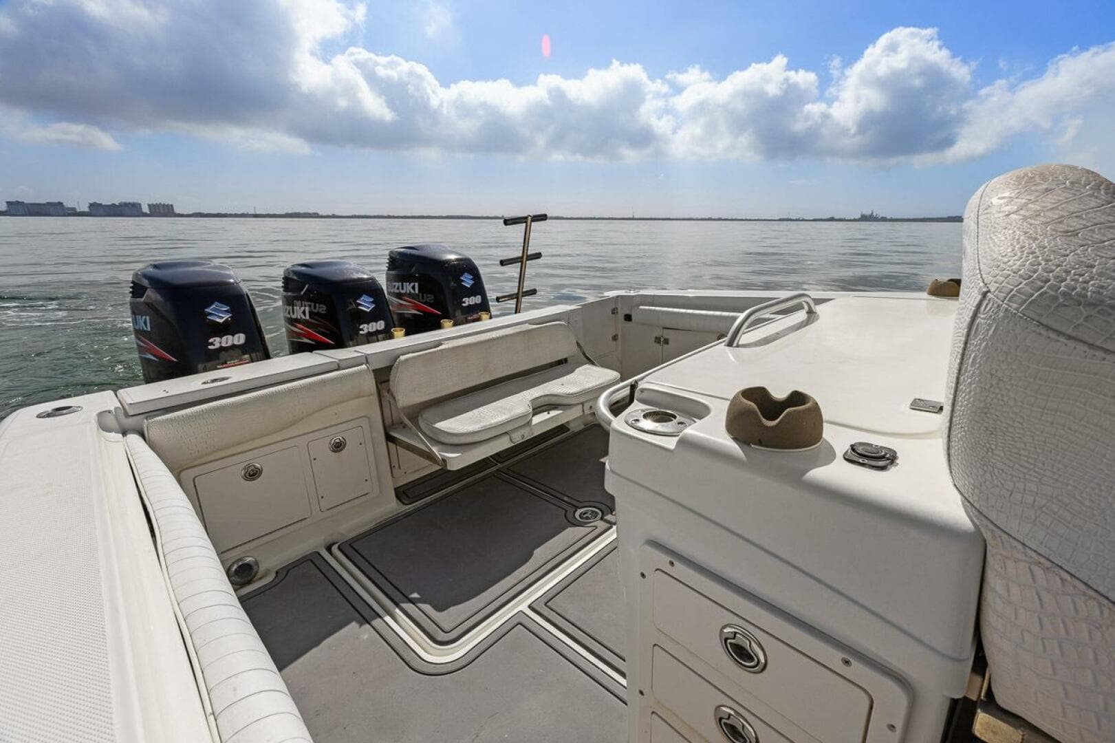 2004 Hydra-Sports Vector 3300 CC