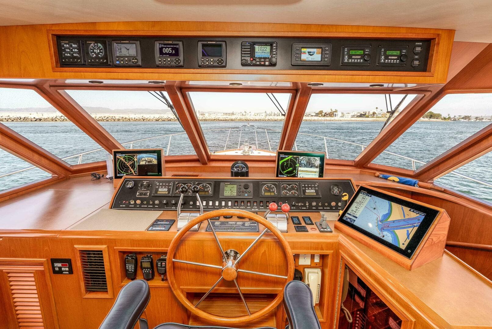 2000 Offshore Yachts Flushdeck