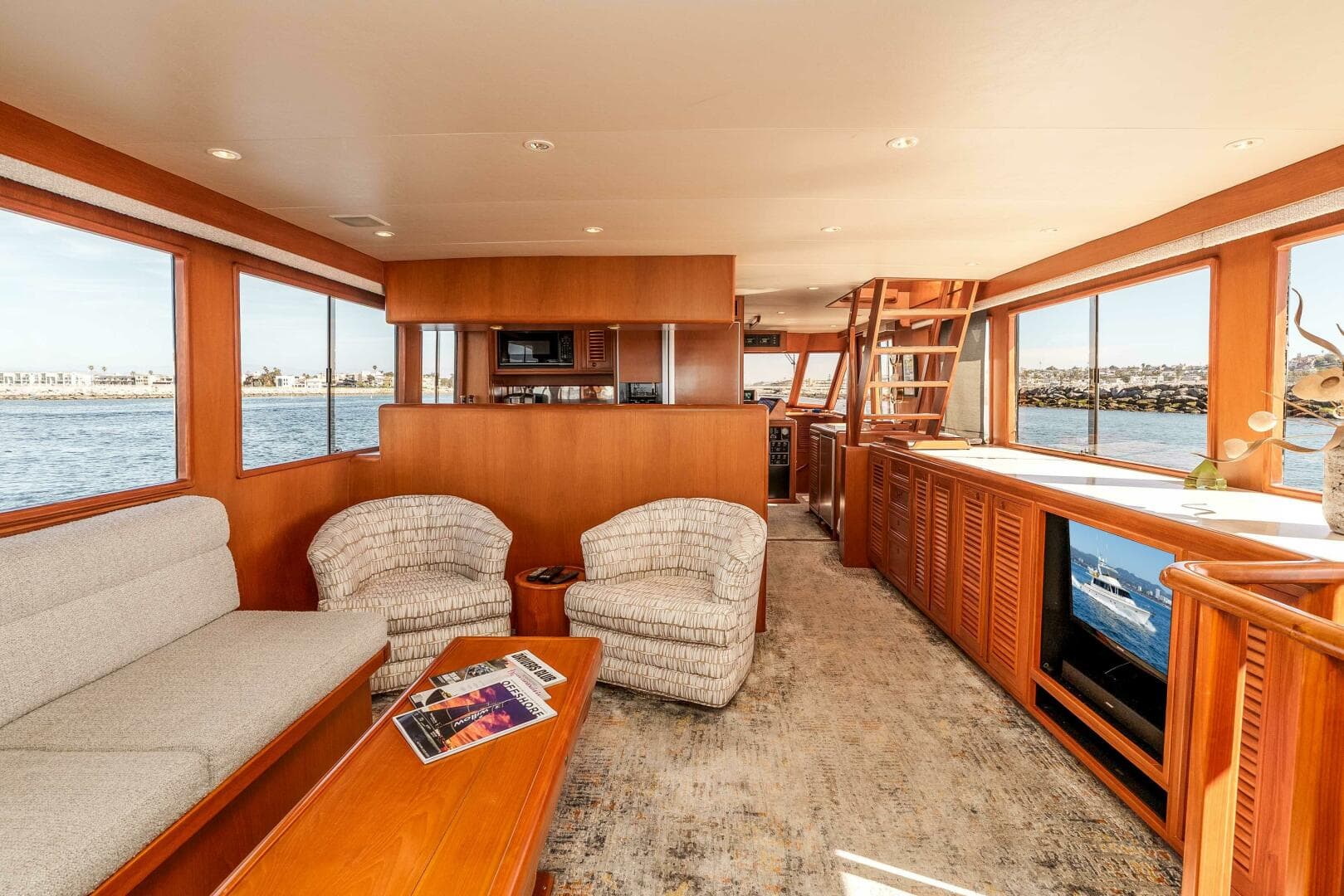 2000 Offshore Yachts Flushdeck