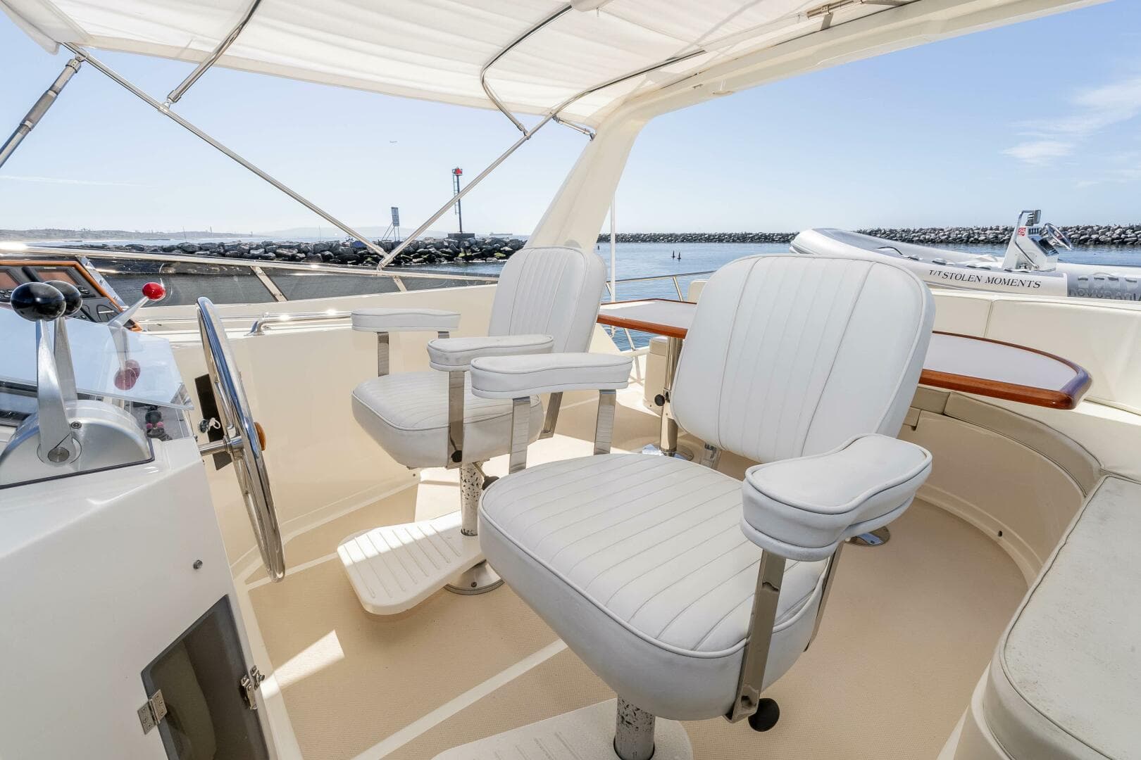 2000 Offshore Yachts Flushdeck