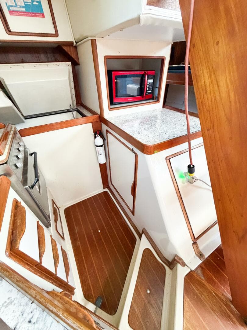 1989 Irwin 43 Mark III