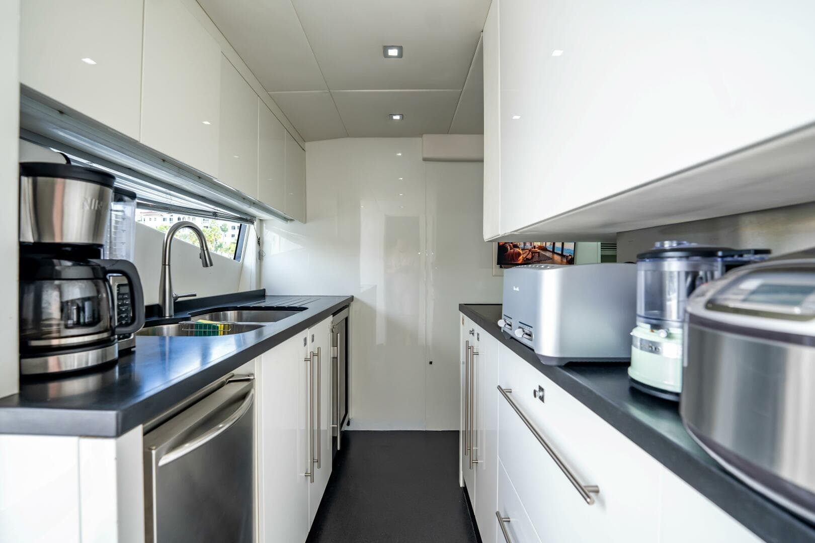 2011 Sunseeker 34 Metre Yacht