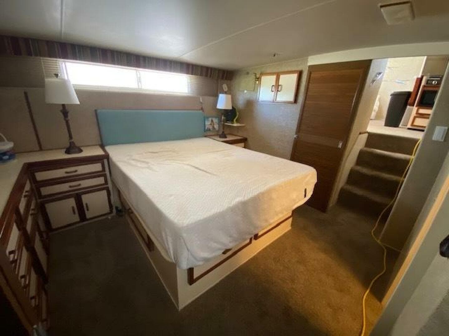 1972 Chris-Craft Commander Flush Deck