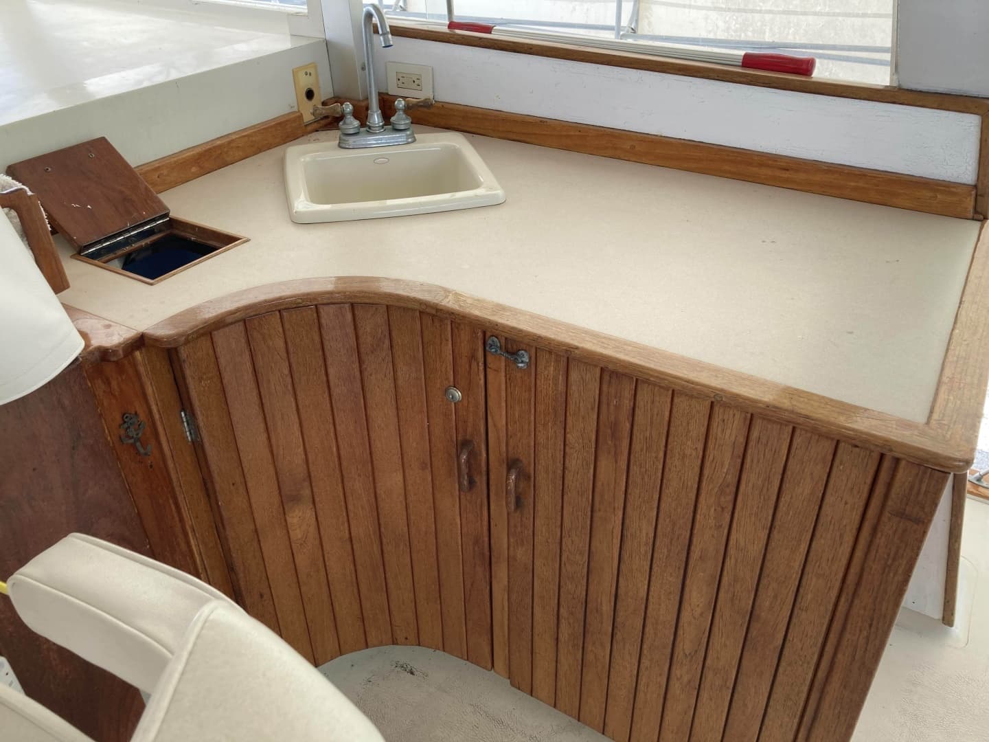1972 Chris-Craft Commander Flush Deck