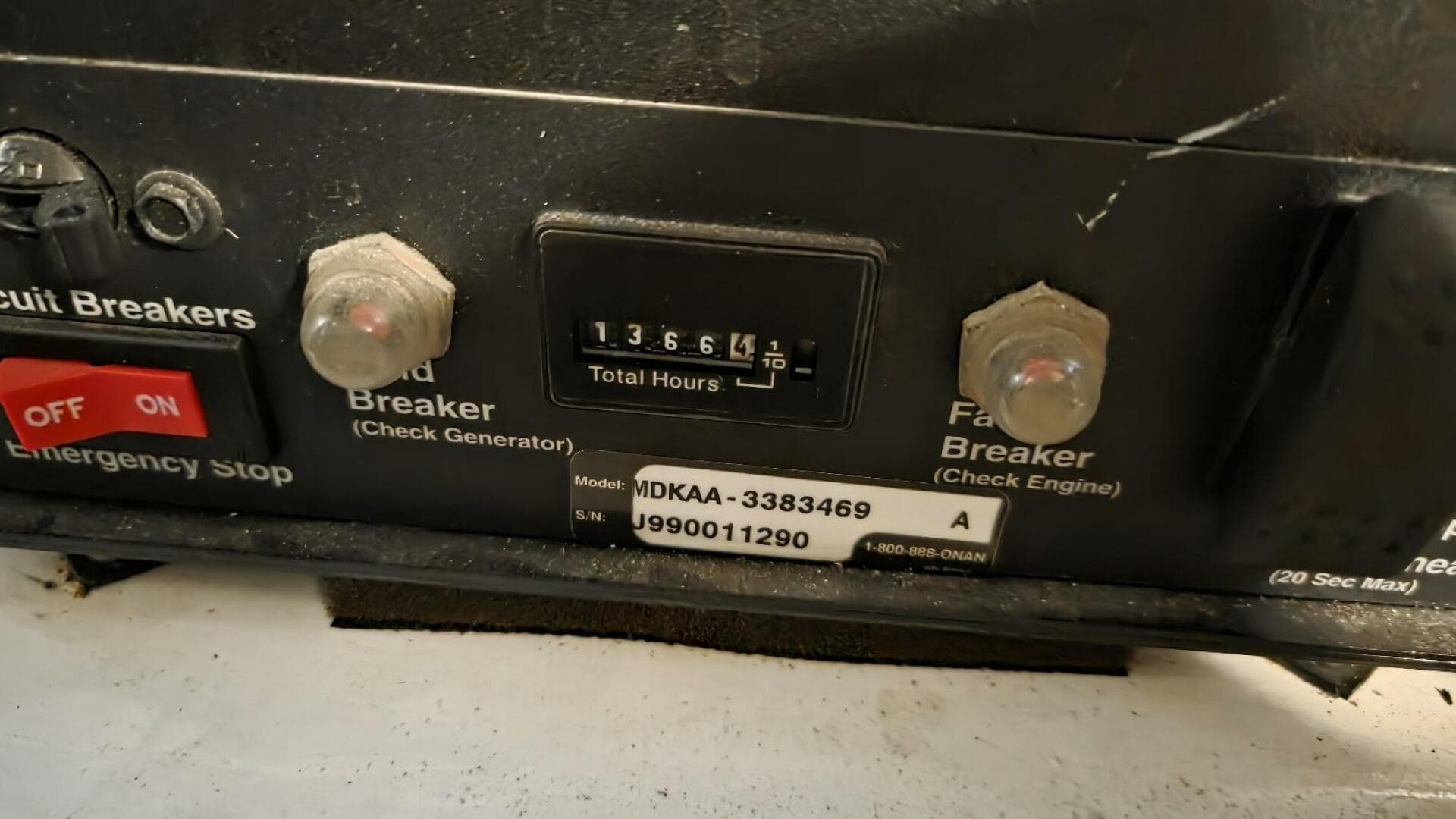 2000 Cruisers Yachts 4450 Express Motor Yacht