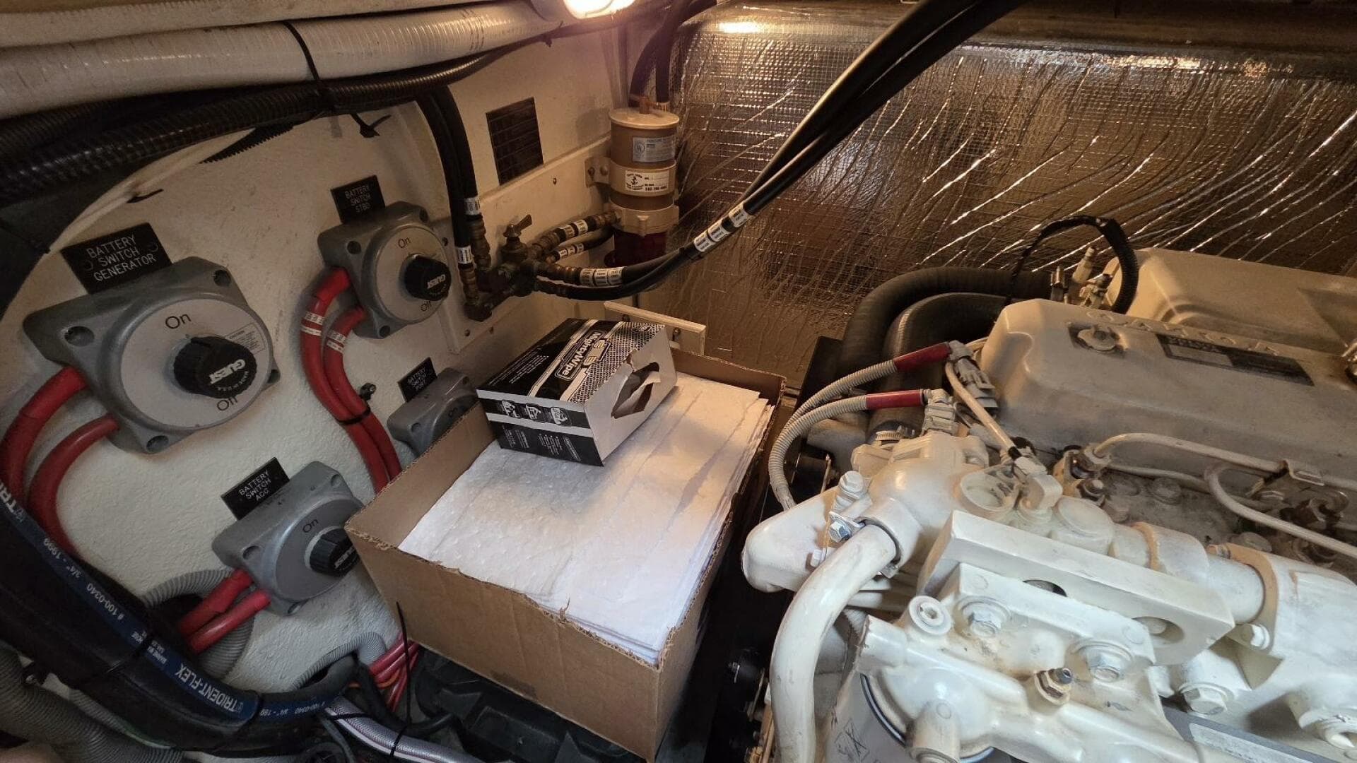 2000 Cruisers Yachts 4450 Express Motor Yacht