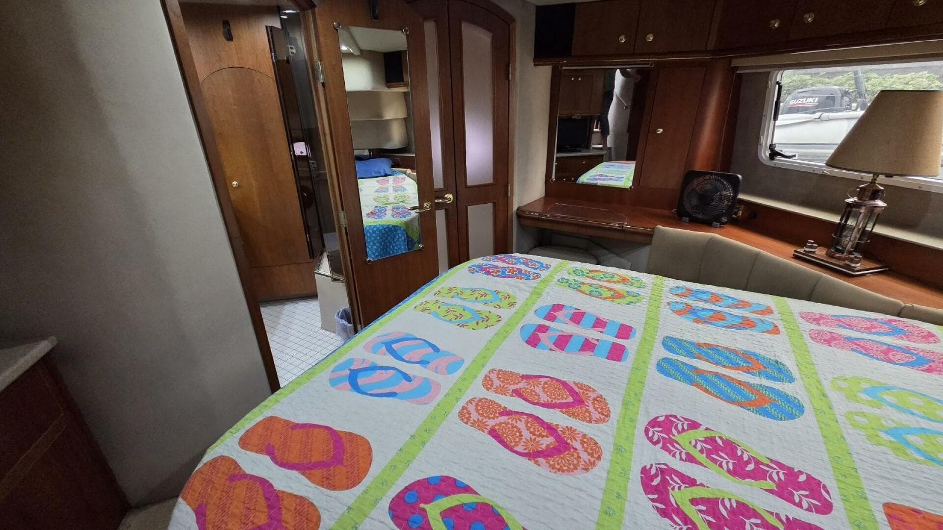 2000 Cruisers Yachts 4450 Express Motor Yacht