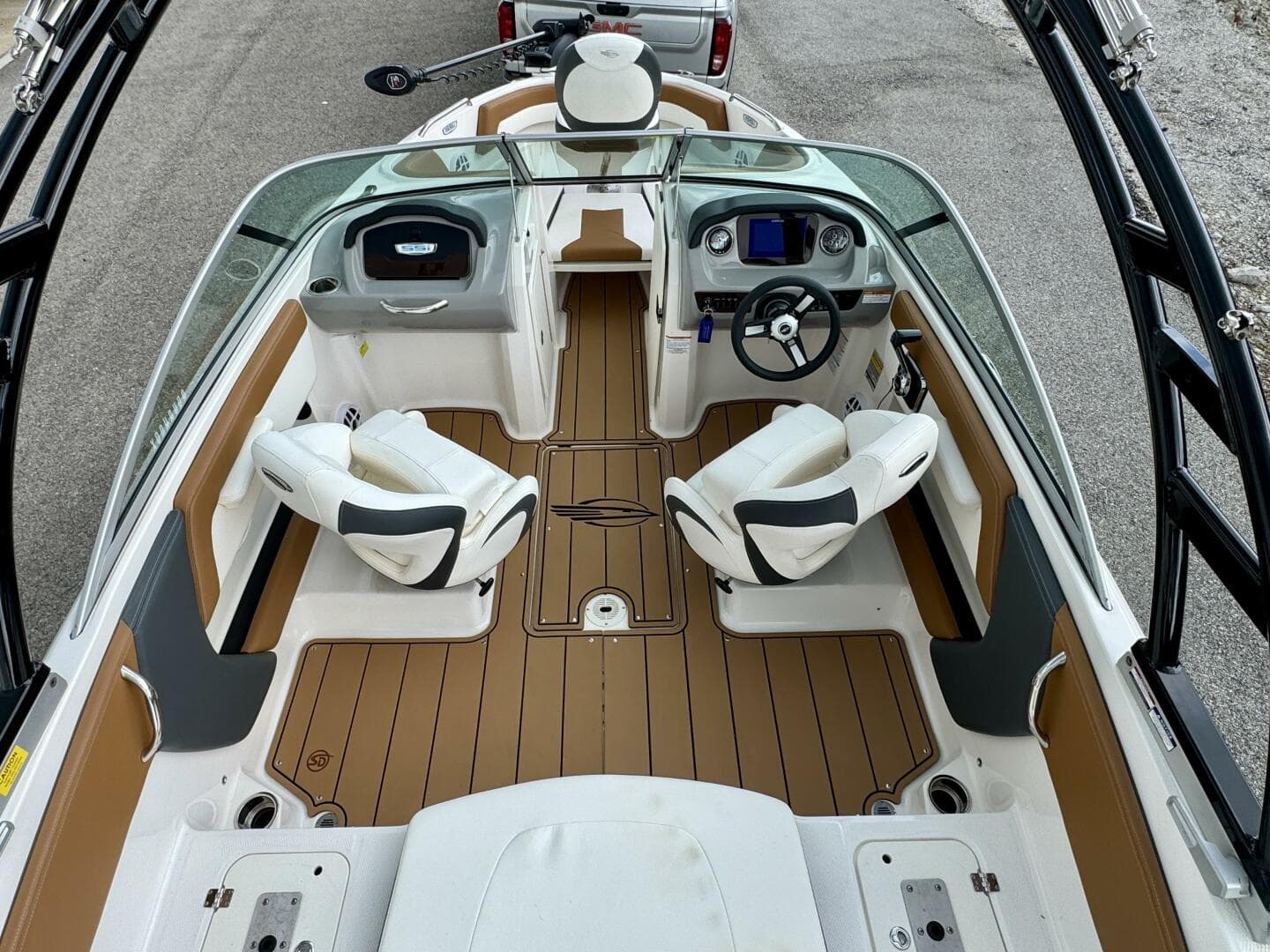 2023 Chaparral 21 SSi Ski & Fish