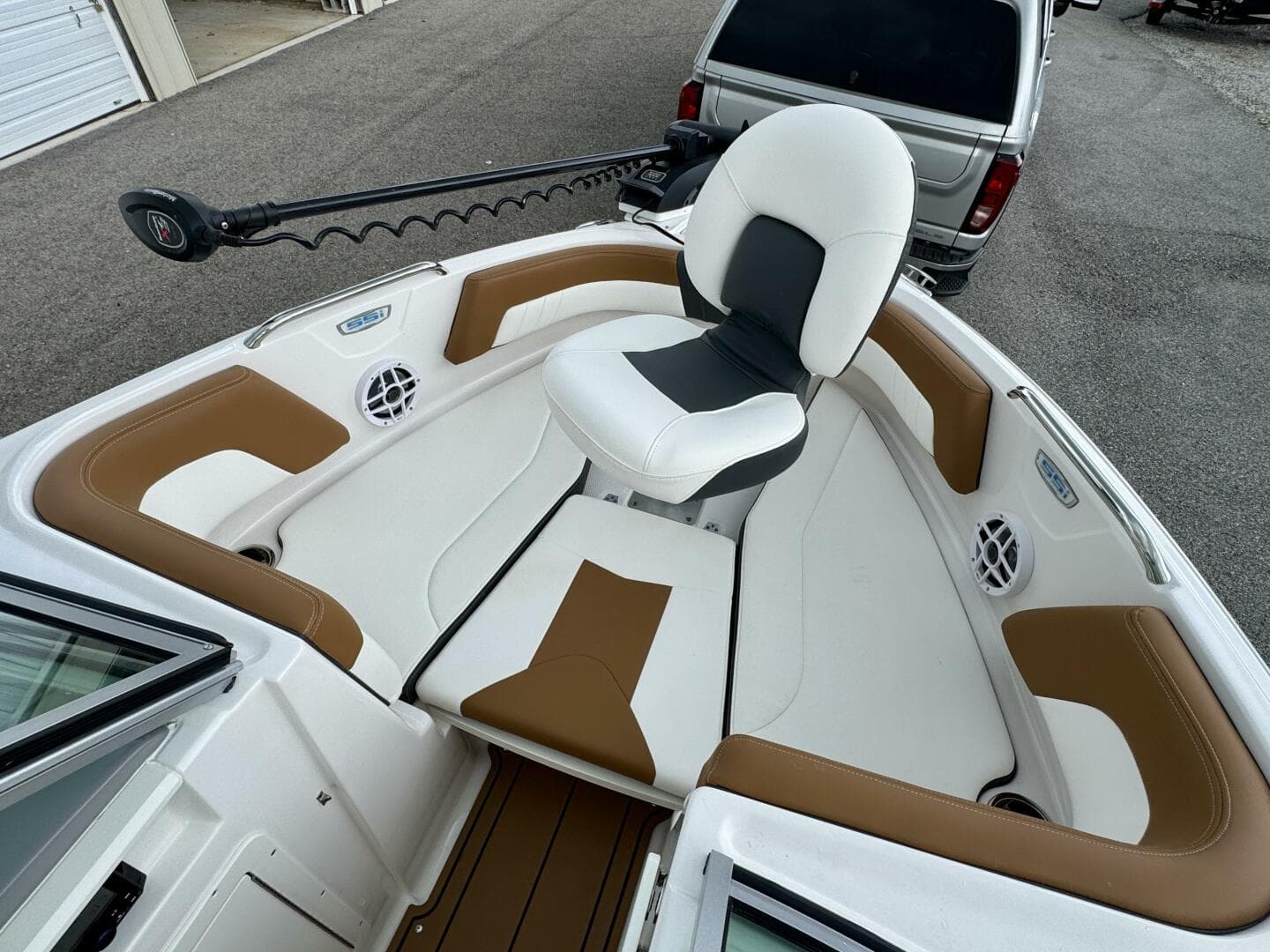 2023 Chaparral 21 SSi Ski & Fish