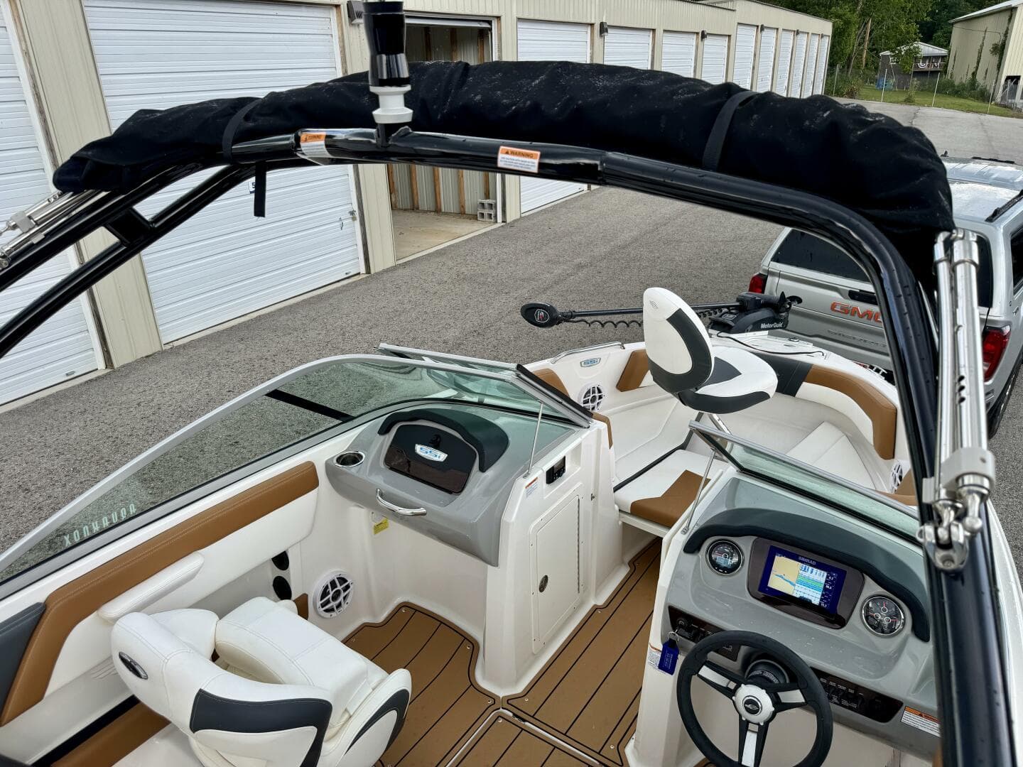 2023 Chaparral 21 SSi Ski & Fish