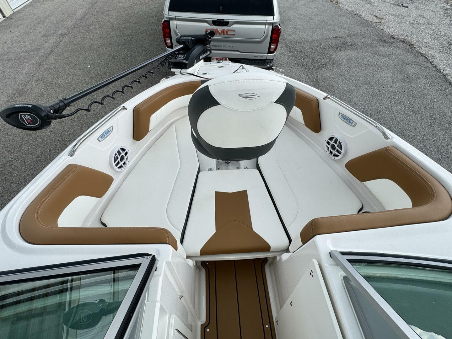 2023 Chaparral 21 SSi Ski & Fish