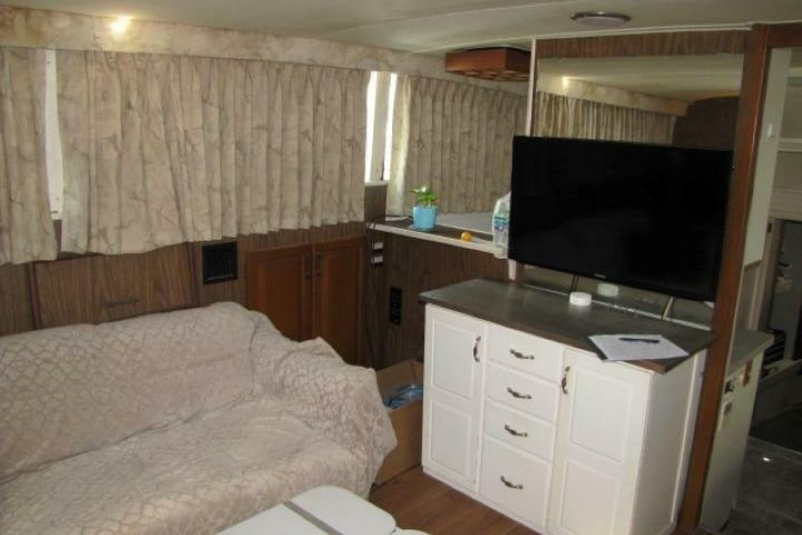 1973 Chris-Craft 55 Commander