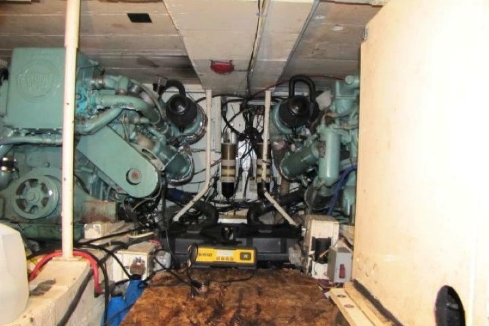 1973 Chris-Craft 55 Commander