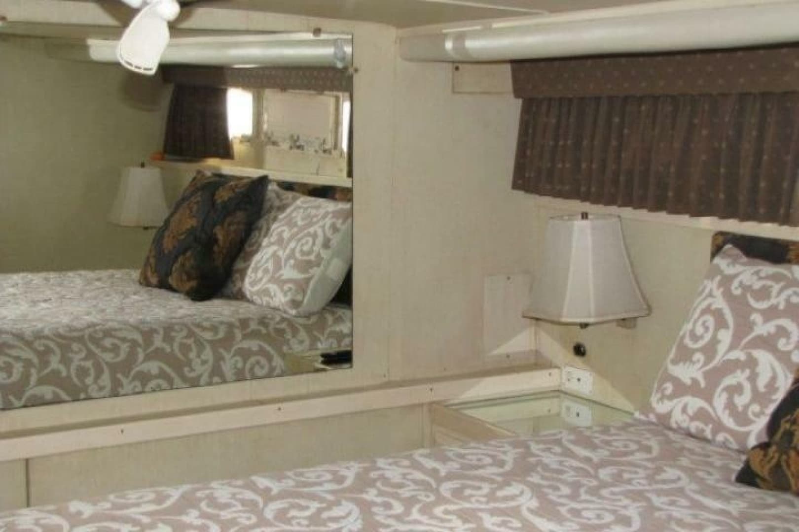 1973 Chris-Craft 55 Commander