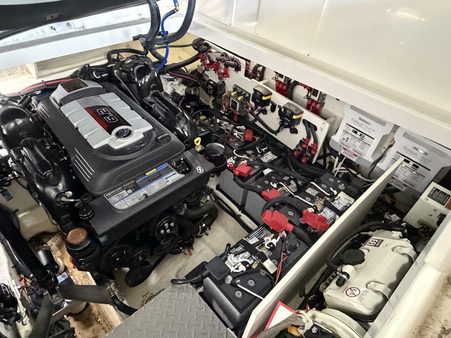 2023 Sea Ray Sundancer 320